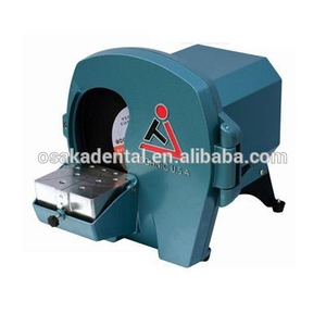 أسنان نموذج الانتهازي. معدات مختبر الأسنان