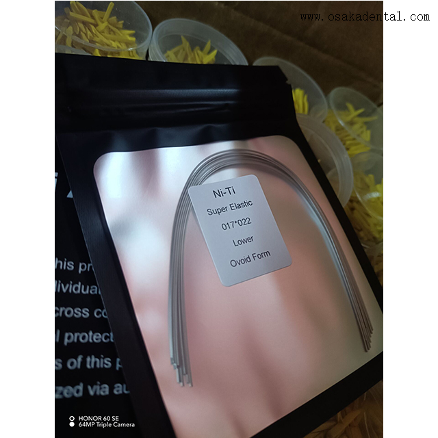 أسلاك قوس تقويم الأسنان مصنوعة من الفولاذ المقاوم للصدأ ومقاومة للتآكل