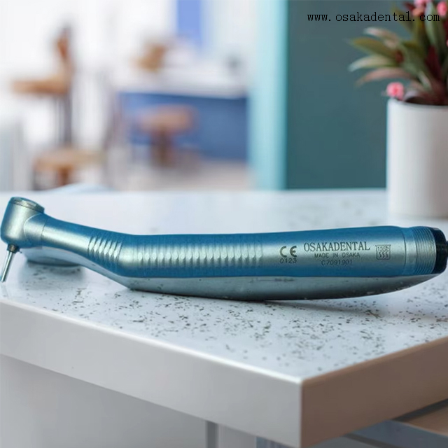 قبضة أسنان كلاسيكية متميزة مع زر ضغط موثوق