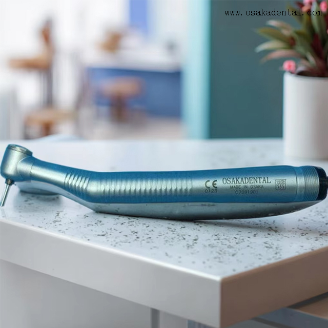 قبضة أسنان كلاسيكية متميزة مع زر ضغط موثوق