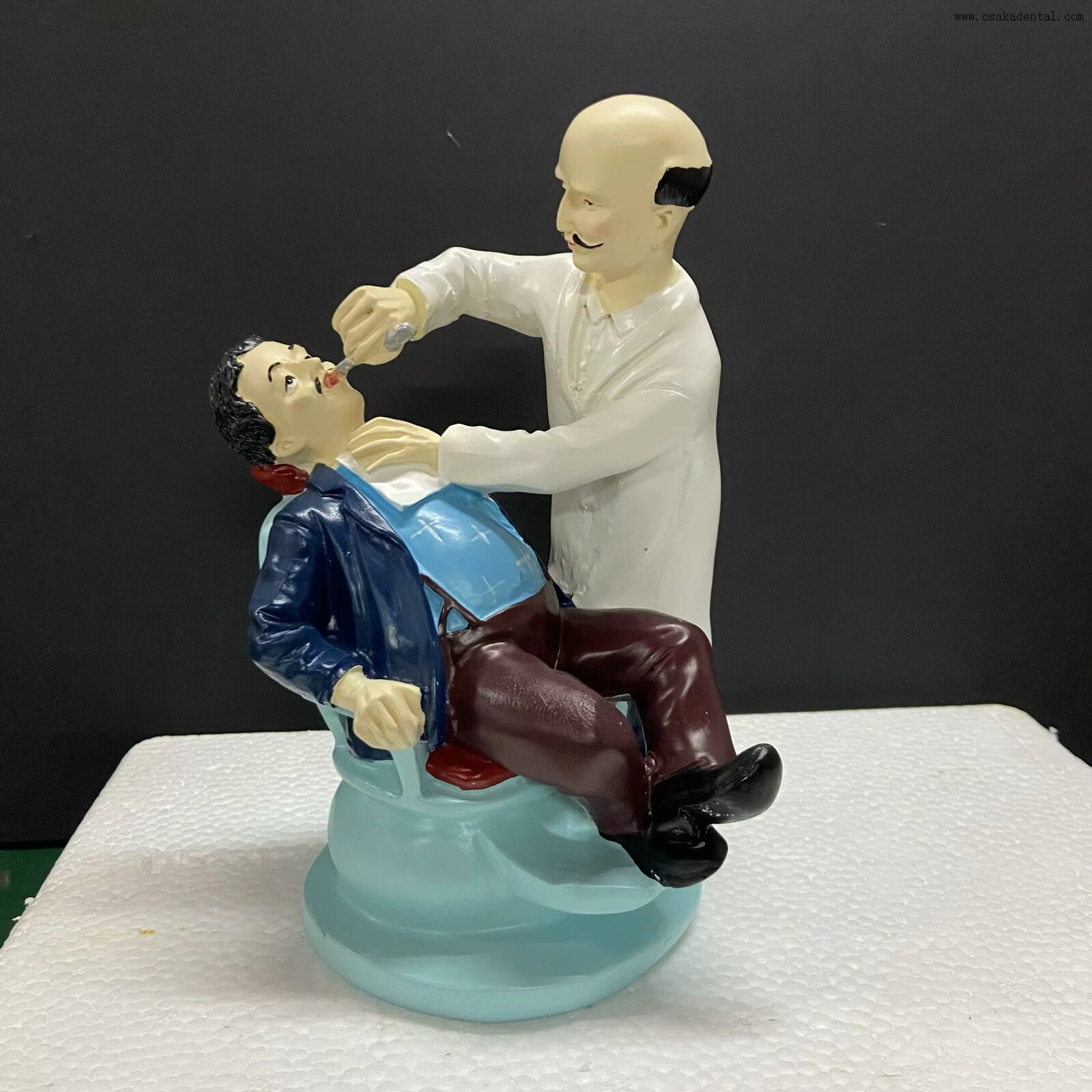  غلاف أسنان من الراتنج لعيادة الأسنان على شكل طبيب الأسنان