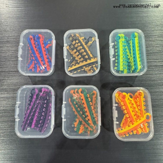 ربطة عنق مزدوجة اللون لتقويم الأسنان