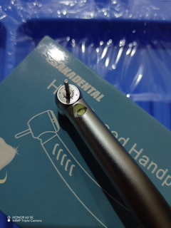 قبضة LED احترافية للأسنان مع وظيفة رش ومضادة للسحب ذات 4 فتحات