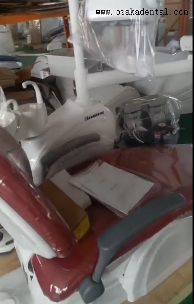 كرسي أسنان LED قابل للتعديل مع تنجيد مضاد للميكروبات للنظافة السريرية