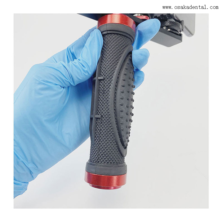 ضوء فلاش لتصوير الأسنان لتعويض نقص السطوع