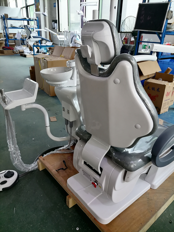 كرسي طب الأسنان مع صينية أدوات مثبتة في الأعلى: حل مناسب لمحترفي طب الأسنان بمادة ألجينات الأسنان