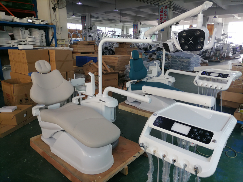 كرسي أسنان مريح وقابل للتعديل مزود بإضاءة LED ونظام هيدروليكي