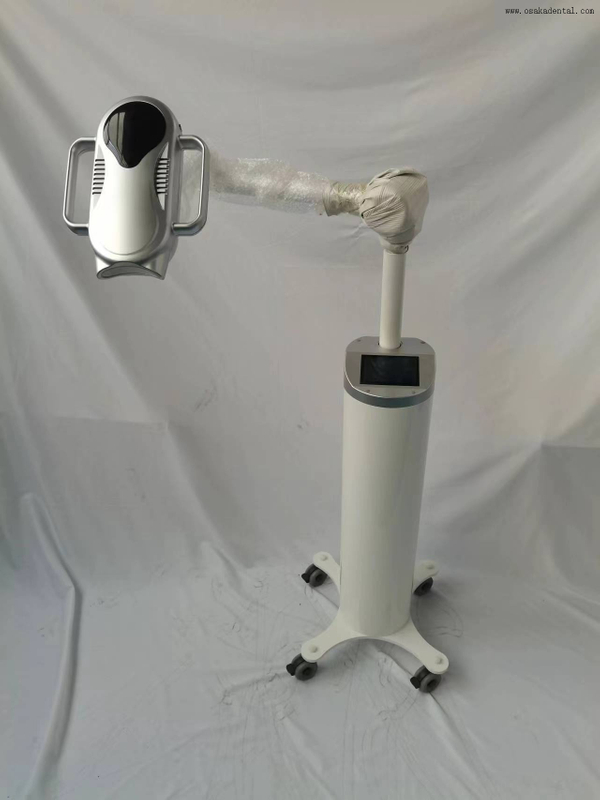 مصباح تبييض الأسنان موبي بثلاثة ألوان أحمر وأزرق وأرجواني مزود بعجلة