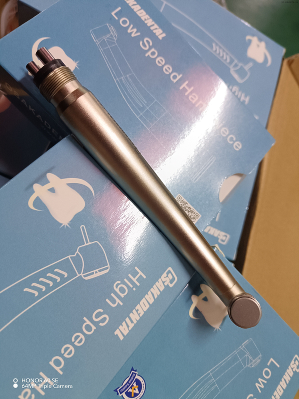 تحسين الدقة في طب الأسنان الترميمي: تحليل أداء قبضات الأسنان الحديثة عالية السرعة