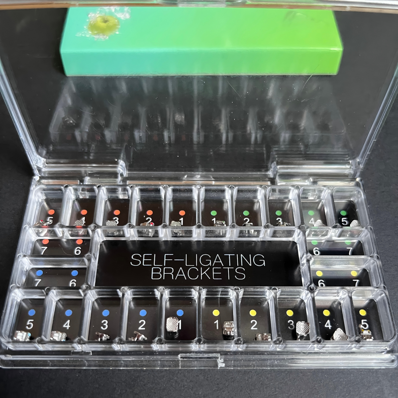 دعامة ذاتية الربط أحادية الكتلة في عيادة طب الأسنان