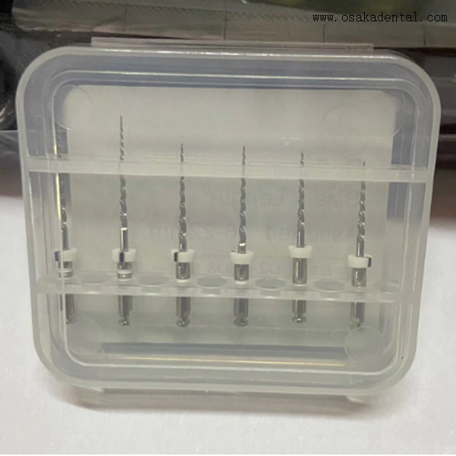 استخدام الأسنان لمبردات إعادة المعالجة اللبية المقاومة للانفصال ذات الاستدقاق العالي