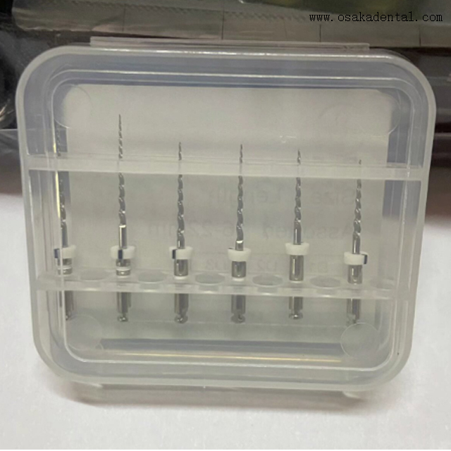 استخدام الأسنان لمبردات إعادة المعالجة اللبية المقاومة للانفصال ذات الاستدقاق العالي